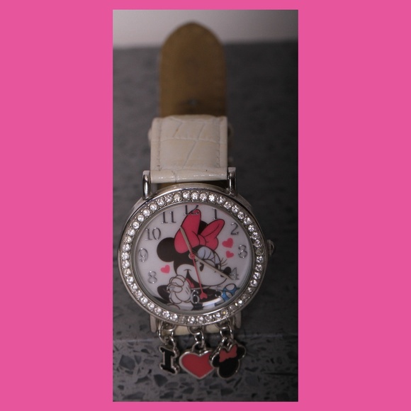 [GIVEN as a FREE GIFT w/PURCHASE 01/26/20] Watch - Picture 3 of 6